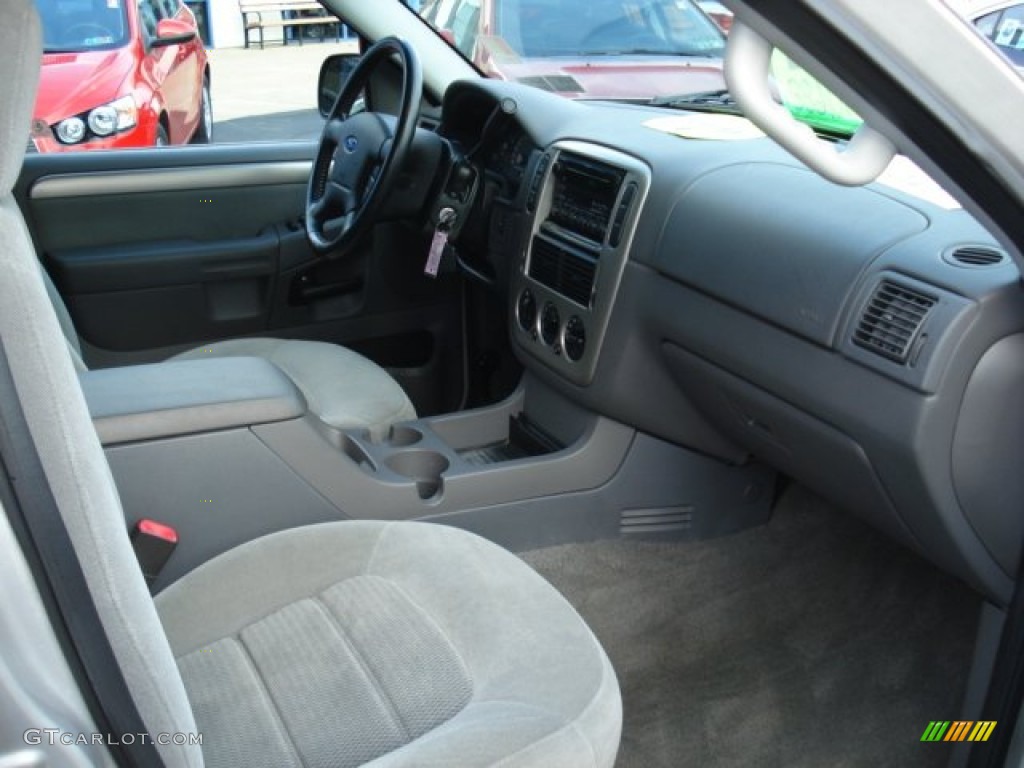 2004 Explorer XLT 4x4 - Silver Birch Metallic / Midnight Grey photo #16