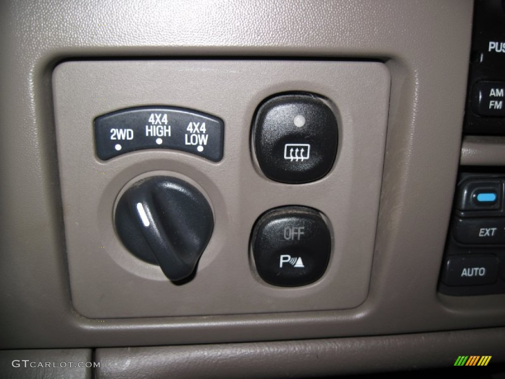 2002 Ford Excursion Limited 4x4 Controls Photo #56654214