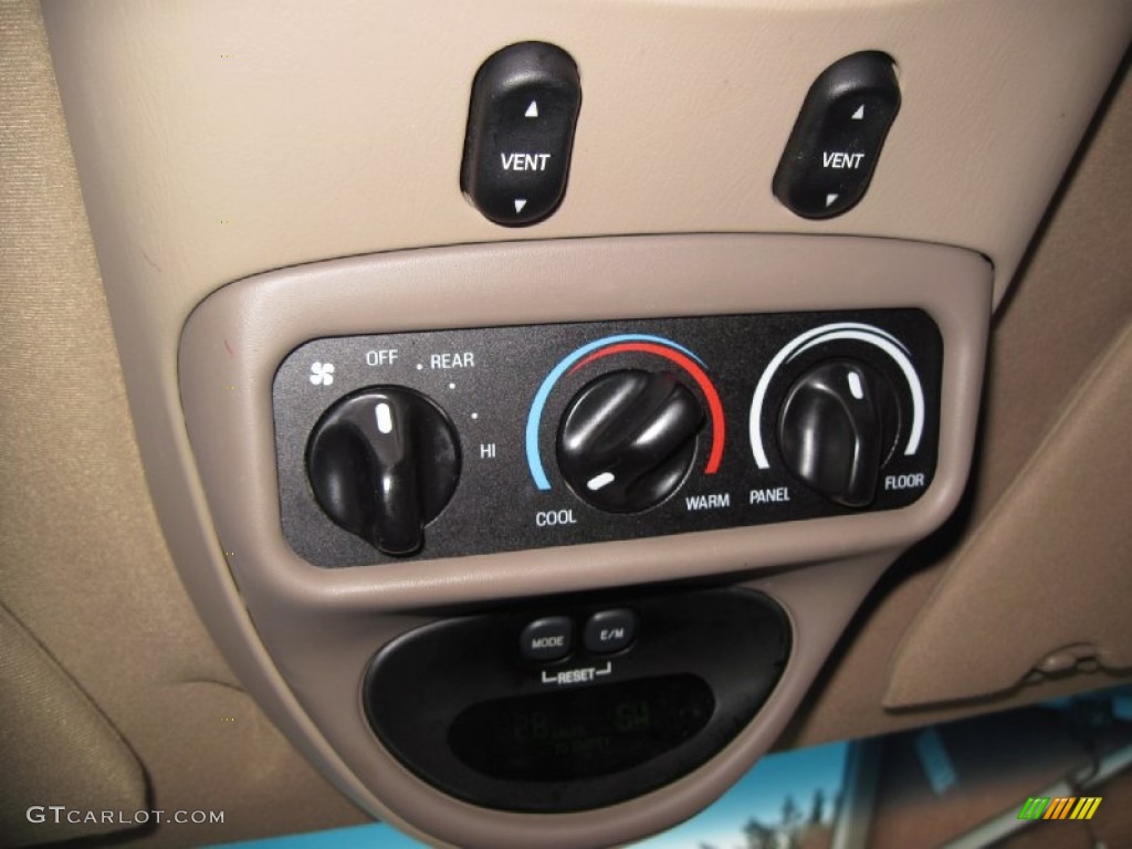 2002 Ford Excursion Limited 4x4 Controls Photo #56654256