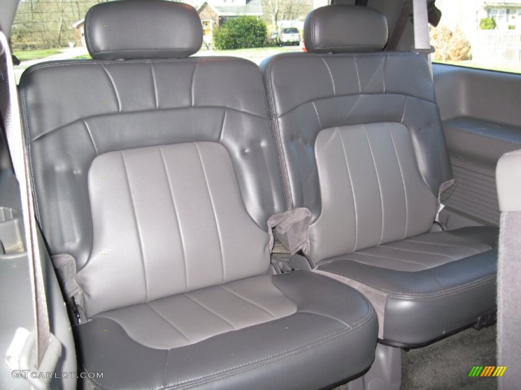 Medium Pewter Interior 2004 GMC Envoy SLT 4x4 Photo #56655468