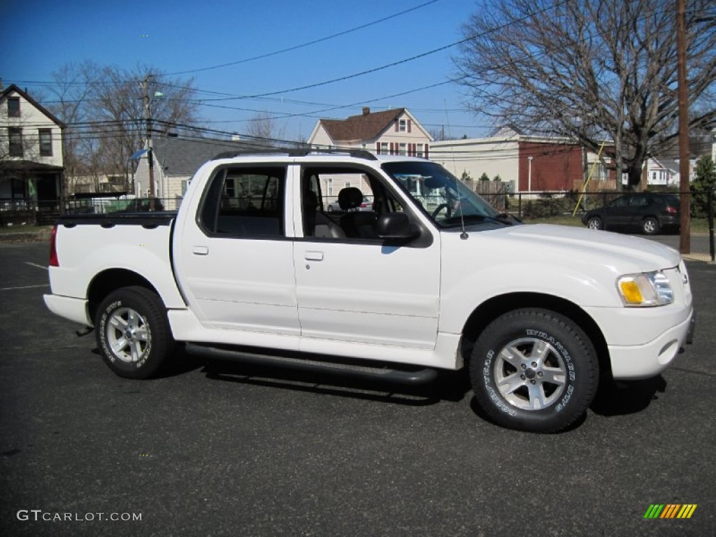 2005 Explorer Sport Trac XLT 4x4 - Oxford White / Medium Dark Flint photo #10