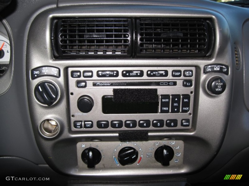 2005 Explorer Sport Trac XLT 4x4 - Oxford White / Medium Dark Flint photo #20