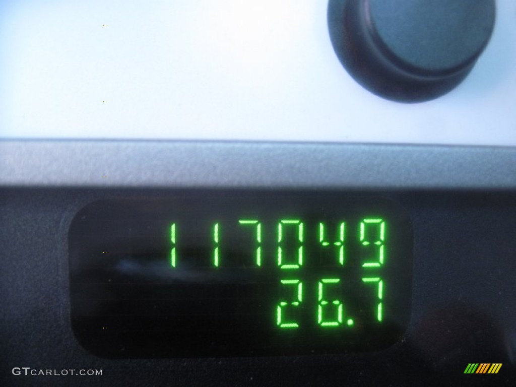 2005 Explorer Sport Trac XLT 4x4 - Oxford White / Medium Dark Flint photo #23