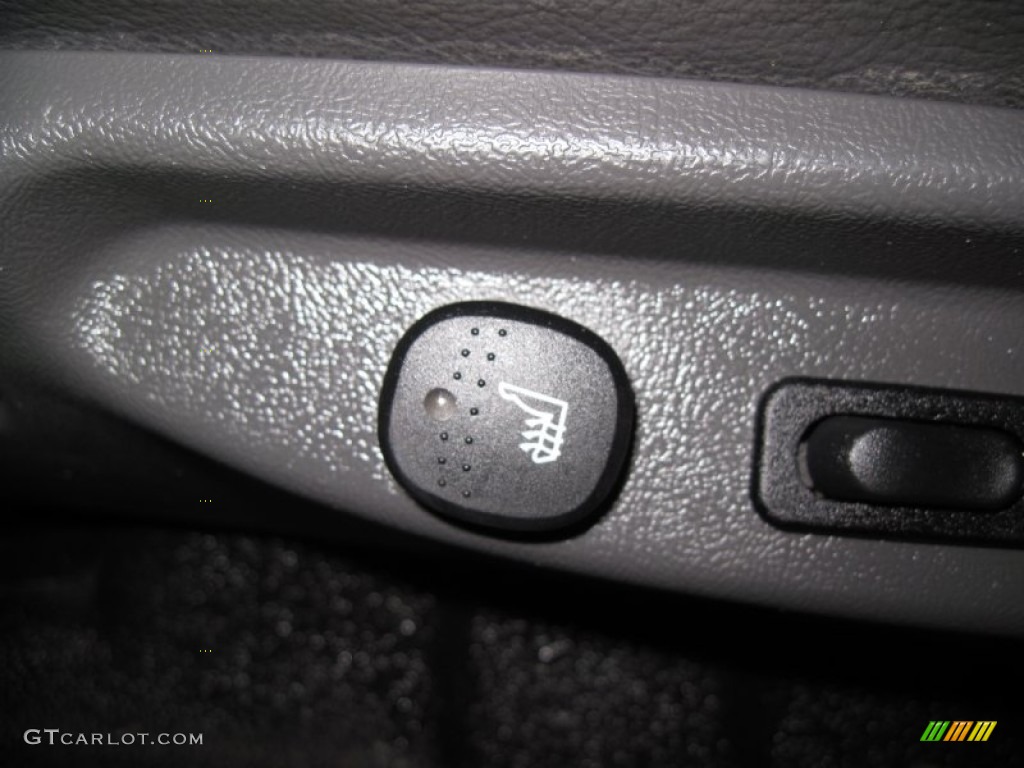 2005 Explorer Sport Trac XLT 4x4 - Oxford White / Medium Dark Flint photo #24