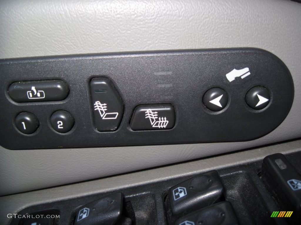 2004 Yukon XL 1500 SLT 4x4 - Silver Birch Metallic / Neutral/Shale photo #28