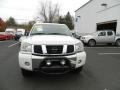 White - Titan SE Crew Cab 4x4 Photo No. 8