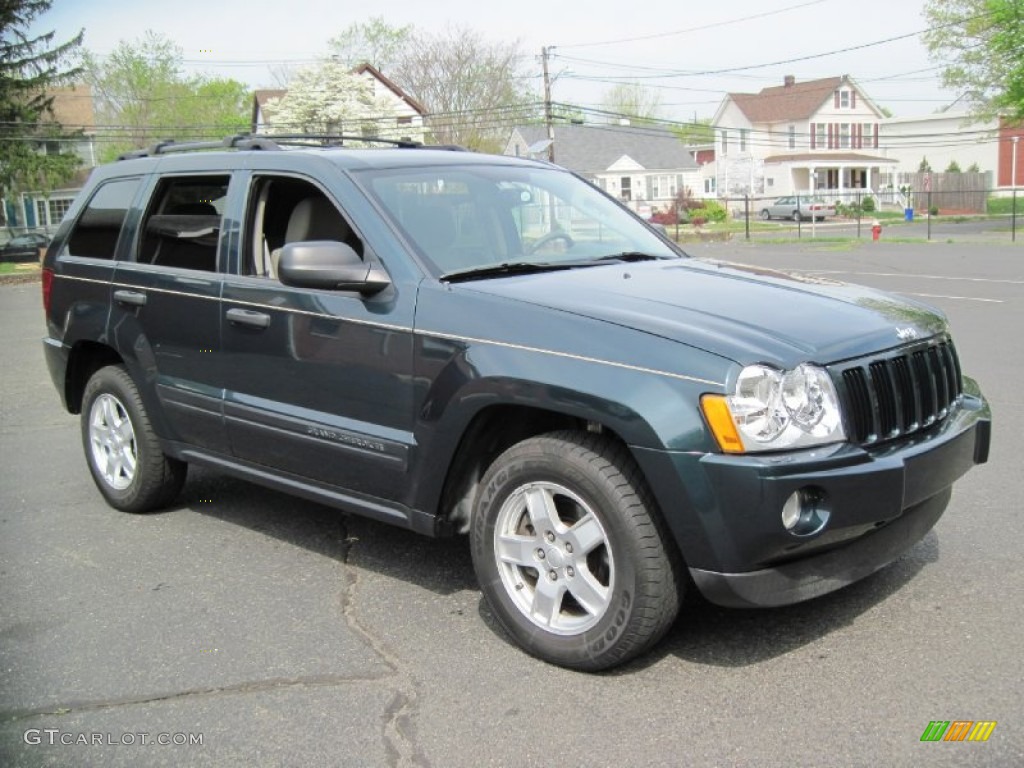 2005 Grand Cherokee Laredo 4x4 - Deep Beryl Green Pearl / Khaki photo #11