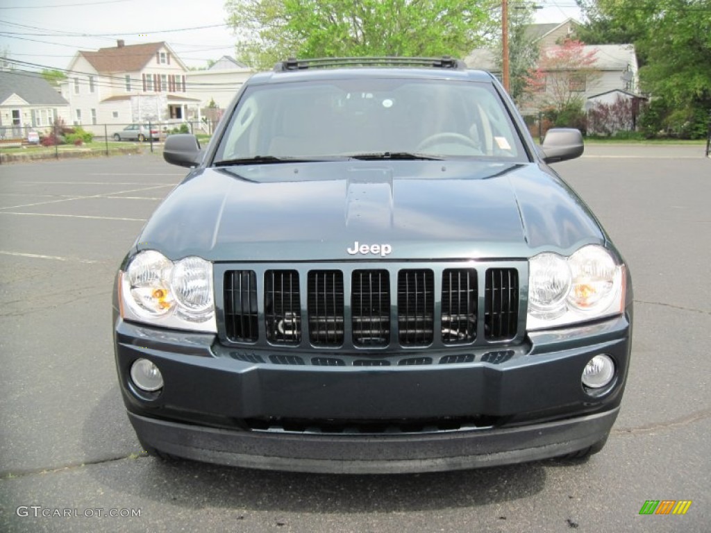 2005 Grand Cherokee Laredo 4x4 - Deep Beryl Green Pearl / Khaki photo #12