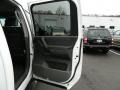 White - Titan SE Crew Cab 4x4 Photo No. 20