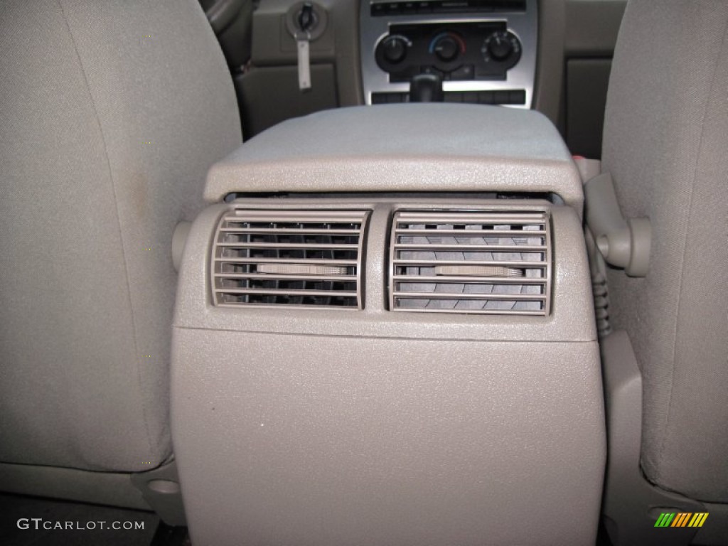 2005 Grand Cherokee Laredo 4x4 - Deep Beryl Green Pearl / Khaki photo #23