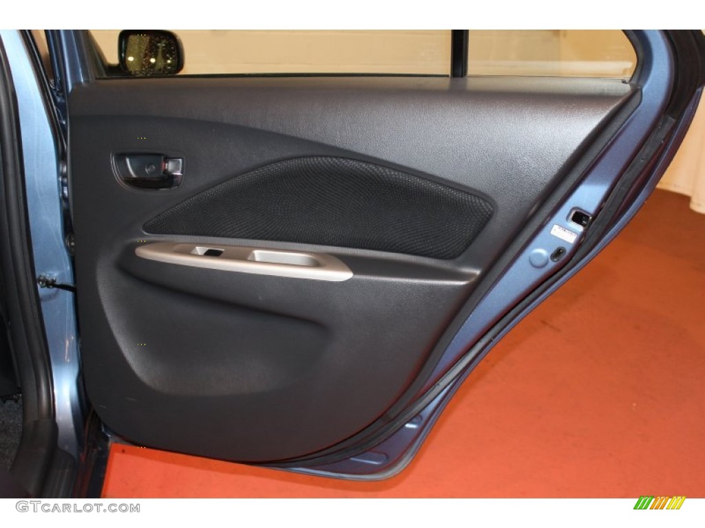 2010 Yaris Sedan - Pacific Blue Metallic / Dark Charcoal photo #18