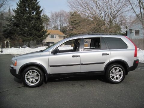 2004 Volvo XC90 2.5T Data, Info and Specs