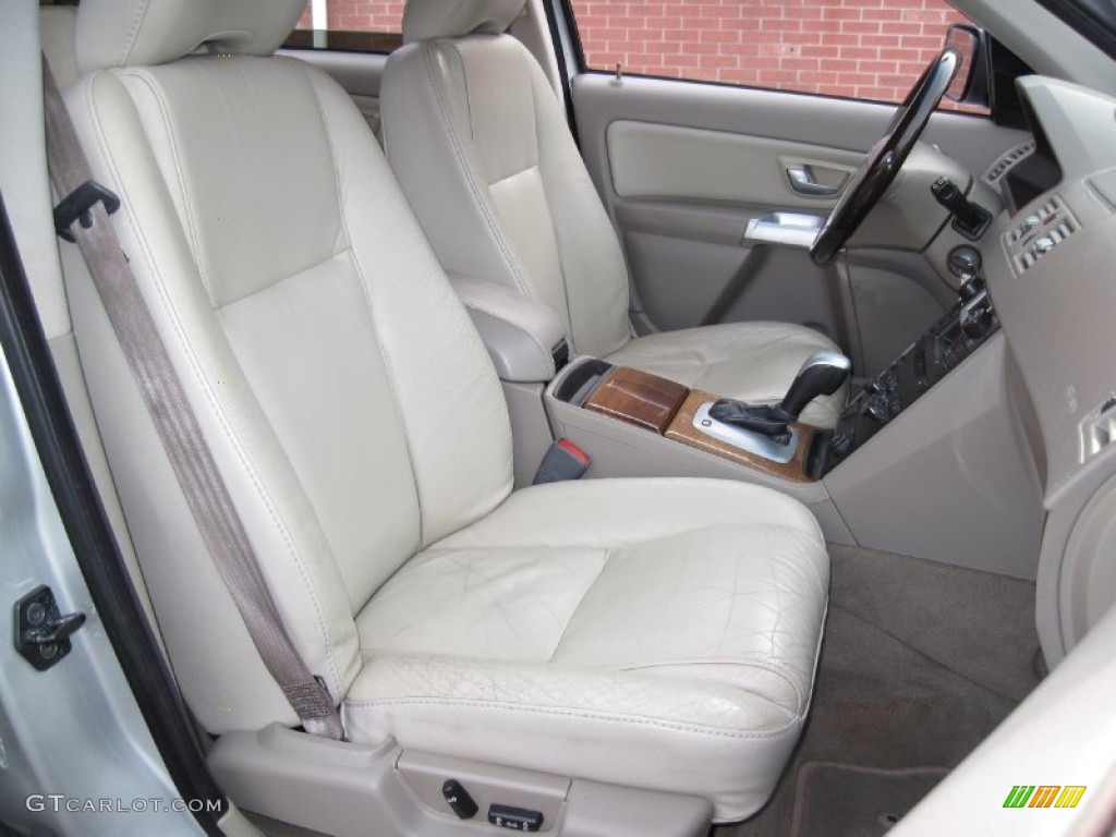Taupe/Light Taupe Interior 2004 Volvo XC90 2.5T Photo #56660121