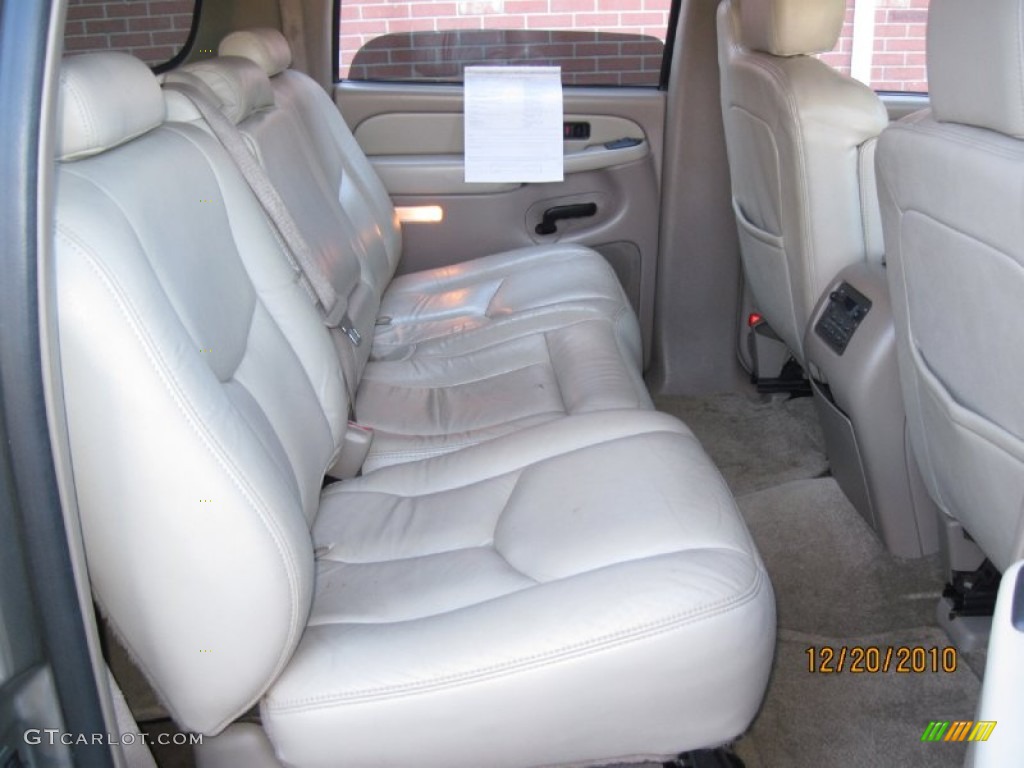 2003 Suburban 1500 LT 4x4 - Light Pewter Metallic / Tan/Neutral photo #18