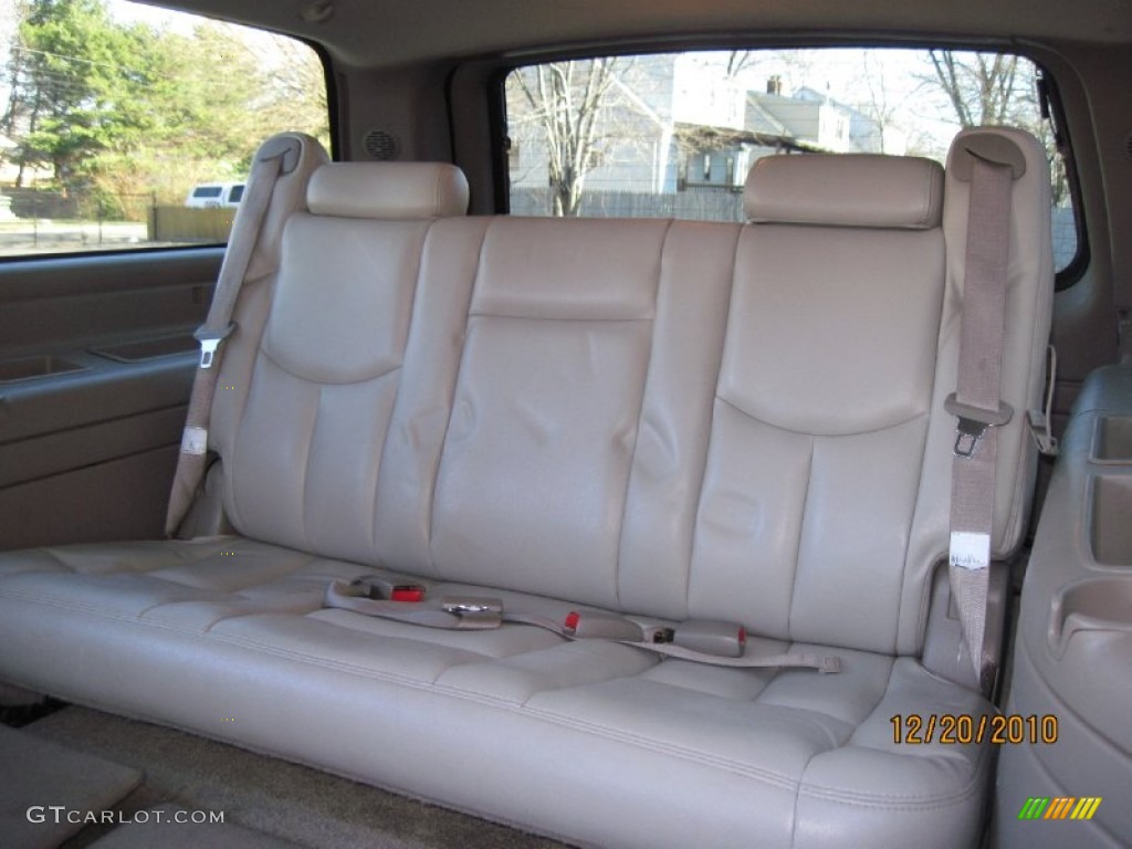 2003 Suburban 1500 LT 4x4 - Light Pewter Metallic / Tan/Neutral photo #19