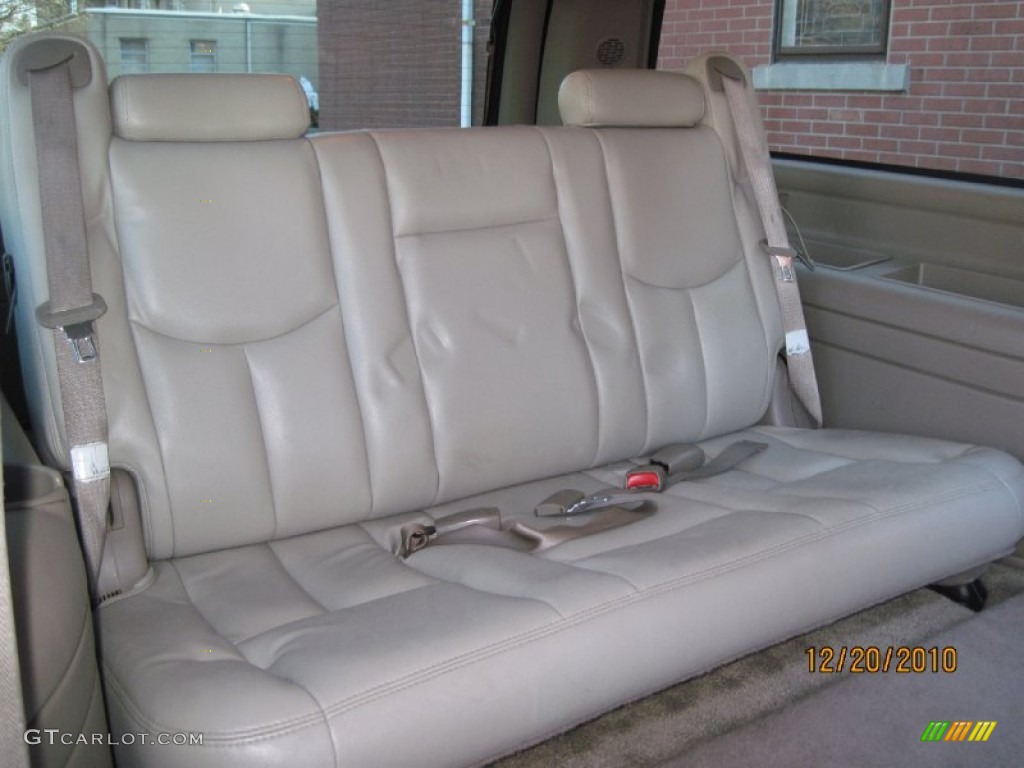 2003 Suburban 1500 LT 4x4 - Light Pewter Metallic / Tan/Neutral photo #20