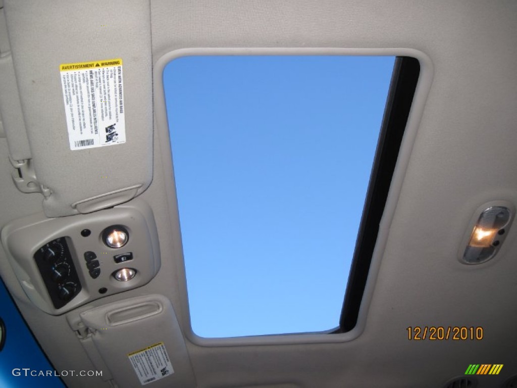 2003 Suburban 1500 LT 4x4 - Light Pewter Metallic / Tan/Neutral photo #21