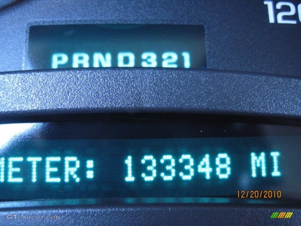 2003 Suburban 1500 LT 4x4 - Light Pewter Metallic / Tan/Neutral photo #23