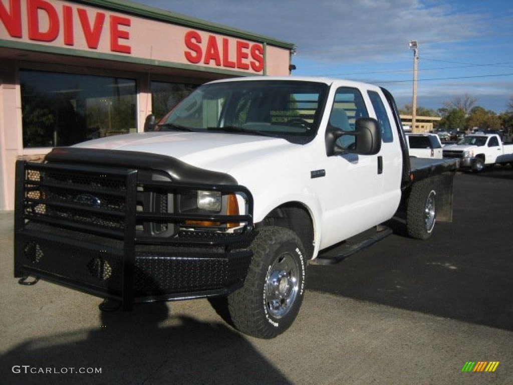 2007 F250 Super Duty XL SuperCab 4x4 Stake Truck - Oxford White Clearcoat / Medium Flint photo #1