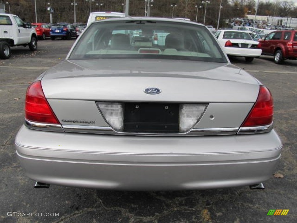 2006 Crown Victoria LX - Silver Birch Metallic / Medium Light Stone photo #3