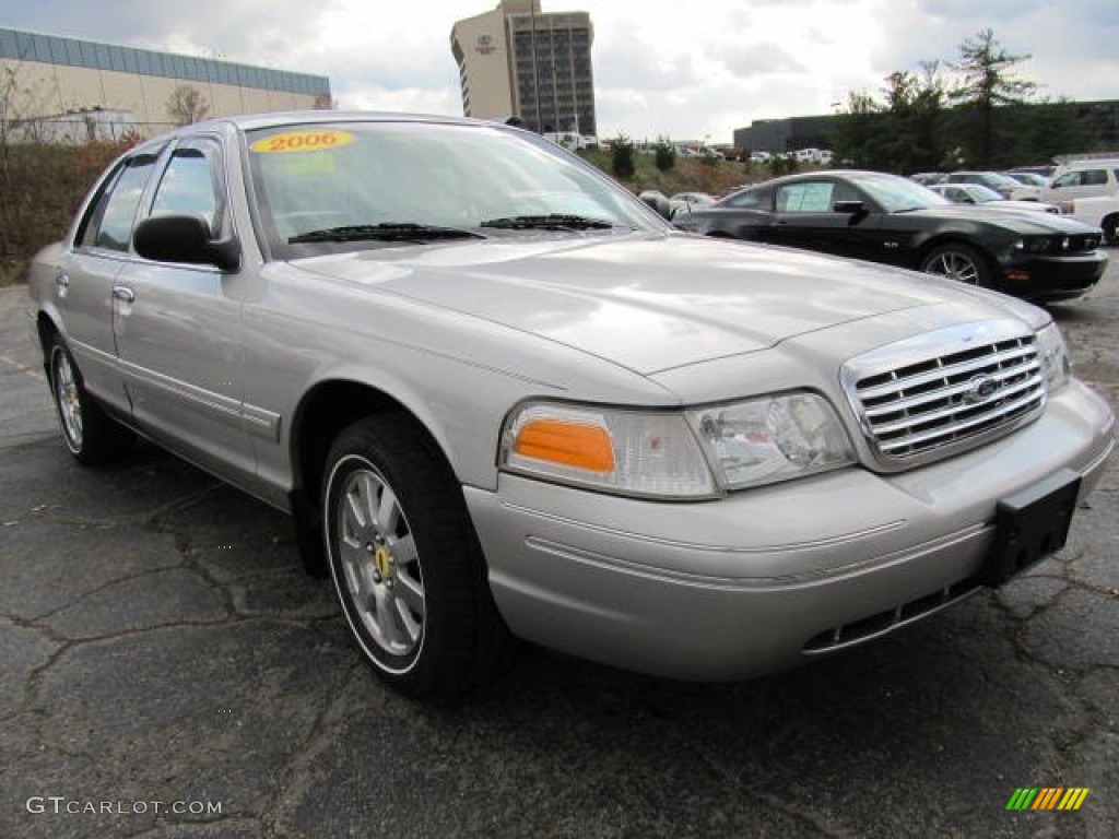 2006 Crown Victoria LX - Silver Birch Metallic / Medium Light Stone photo #5