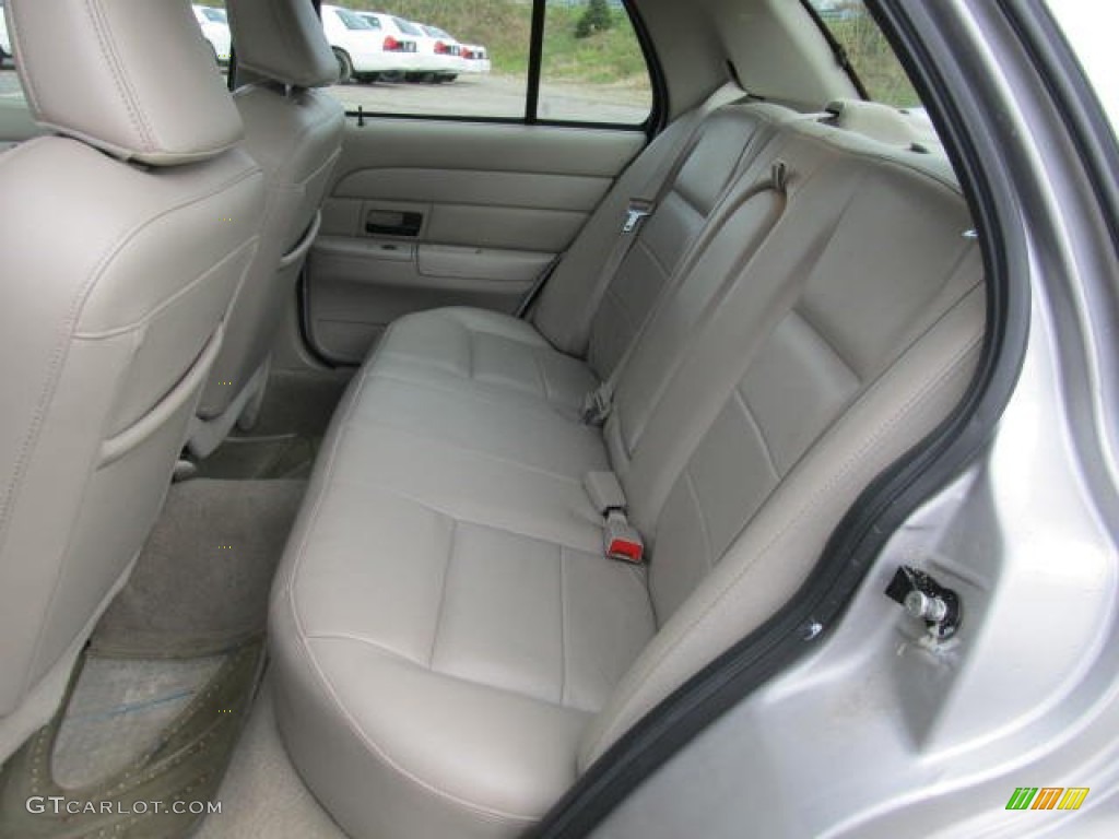 2006 Crown Victoria LX - Silver Birch Metallic / Medium Light Stone photo #9