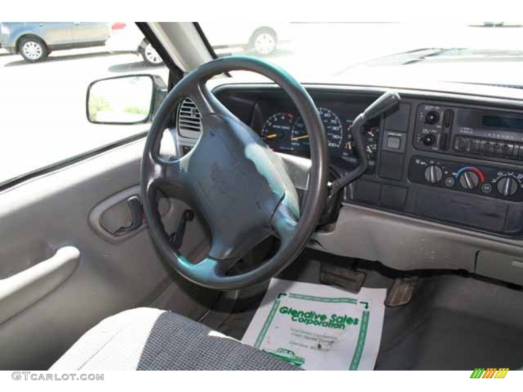 1995 Sierra 1500 SL Regular Cab - White / Dove Gray photo #9