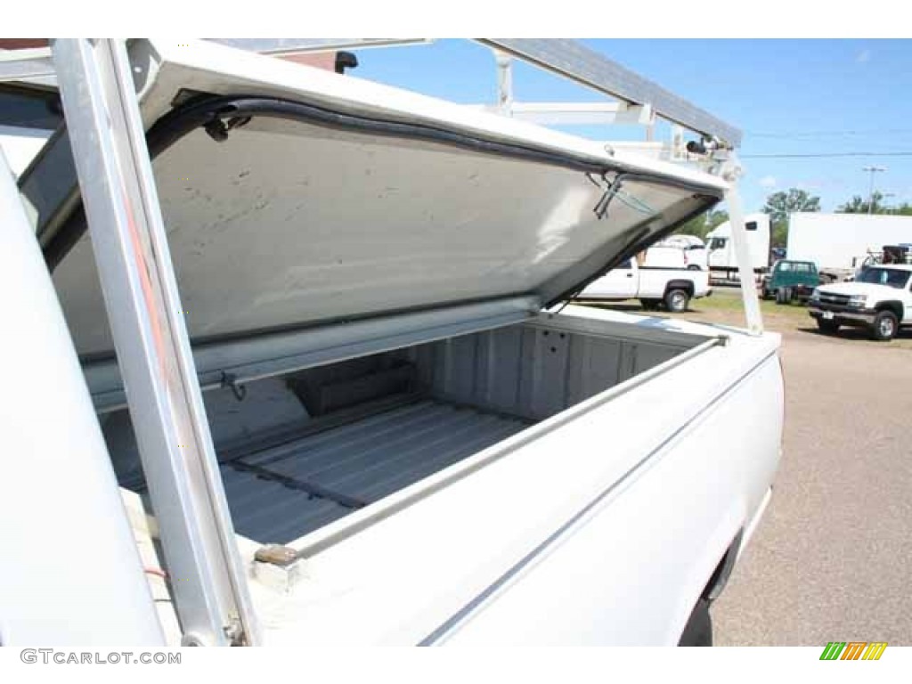 1995 Sierra 1500 SL Regular Cab - White / Dove Gray photo #14