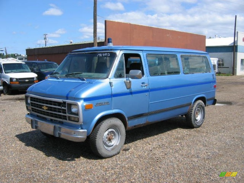 blue vans cars