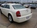 Cool Vanilla White - 300 Touring Photo No. 4