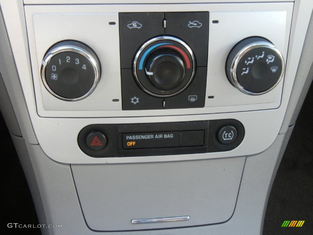 2011 Chevrolet Malibu LT Controls Photo #56673864