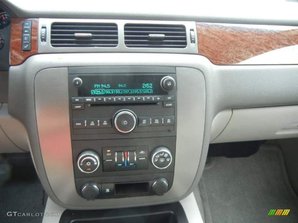 2008 GMC Yukon SLT Controls Photo #56677569