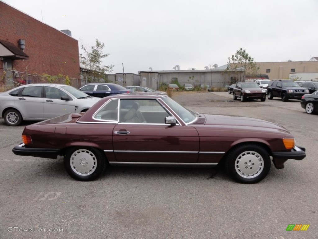 Cabernet Red 1986 Mercedes-Benz SL Class 560 SL Roadster Exterior Photo #56684991