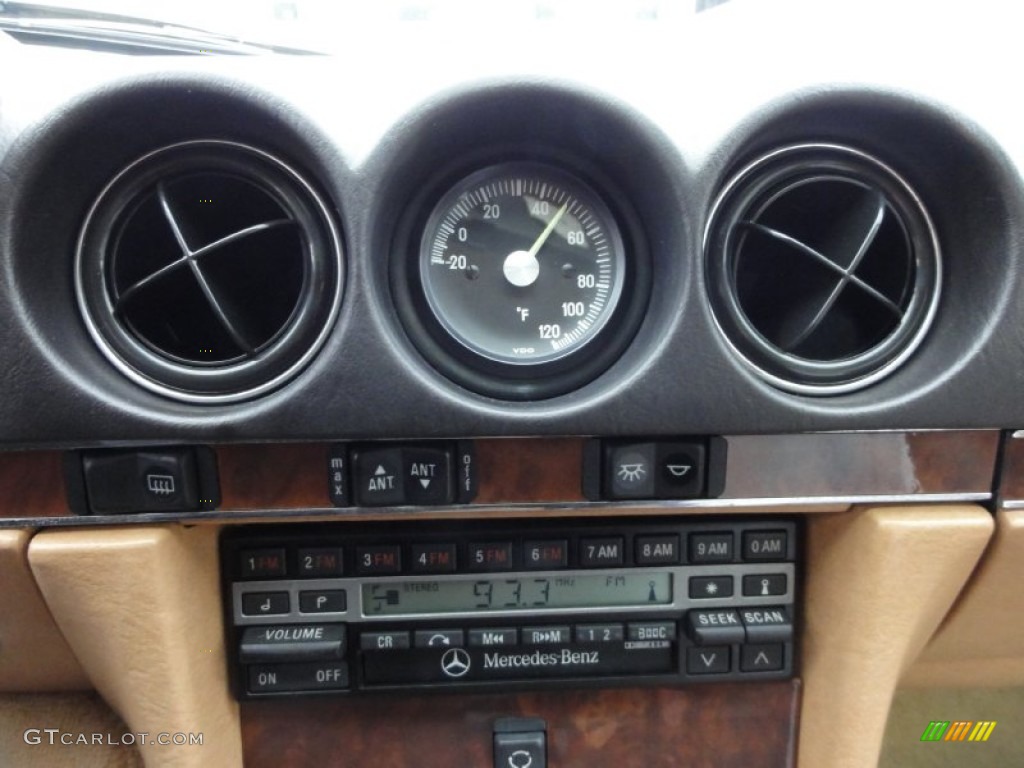 1986 Mercedes-Benz SL Class 560 SL Roadster Controls Photo #56685270