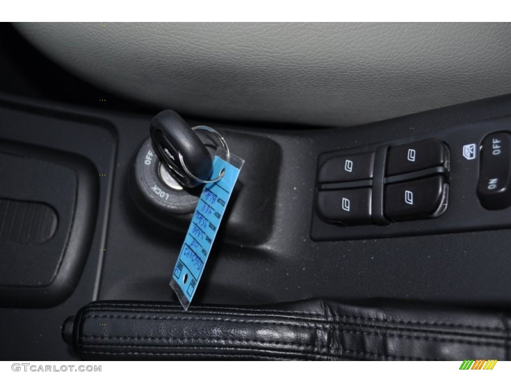2008 Saab 9-5 Aero Sedan Keys Photos