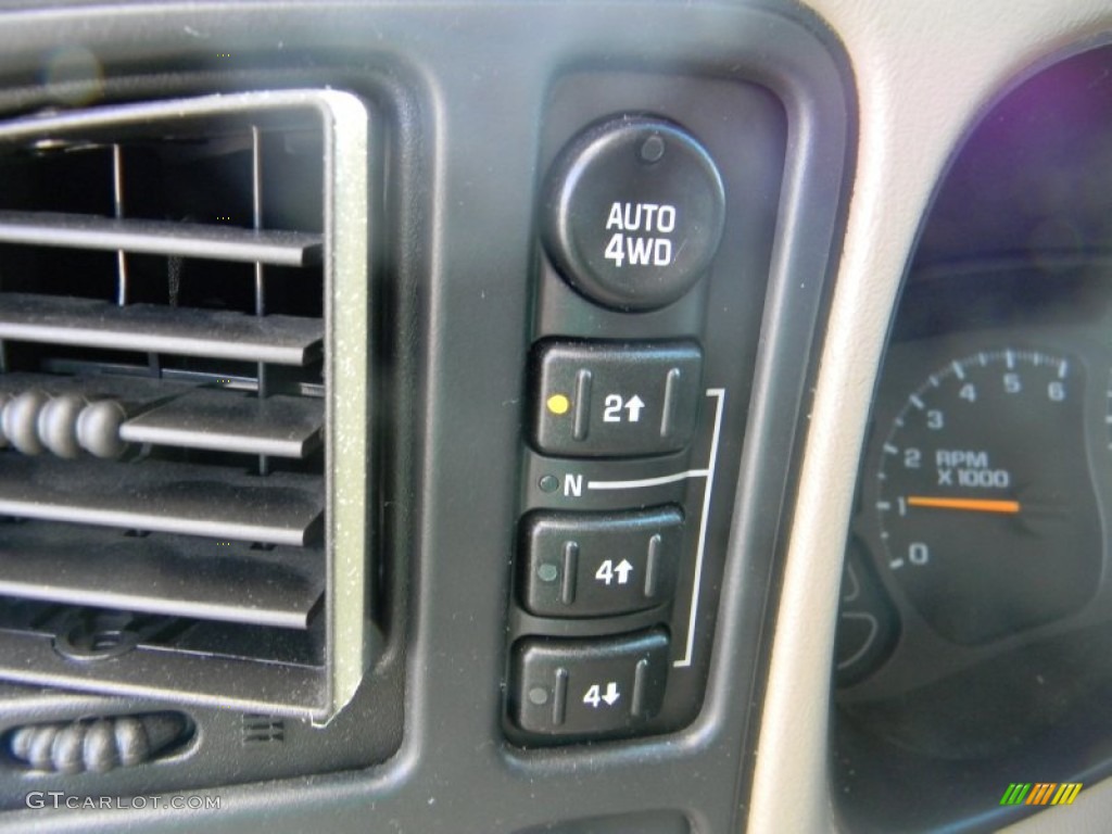 2003 Tahoe Z71 4x4 - Summit White / Gray/Dark Charcoal photo #18