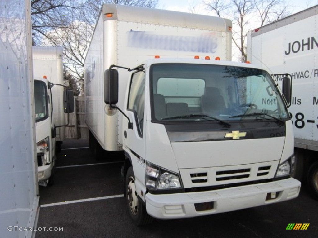 2007 W Series Truck W5500 Commercial Moving Truck - White / Gray photo #1