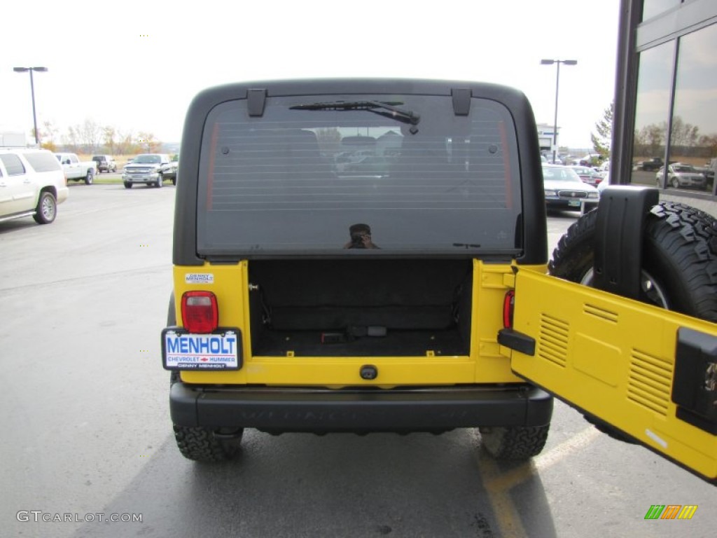 2004 Wrangler Sport 4x4 - Solar Yellow / Dark Slate Gray photo #17