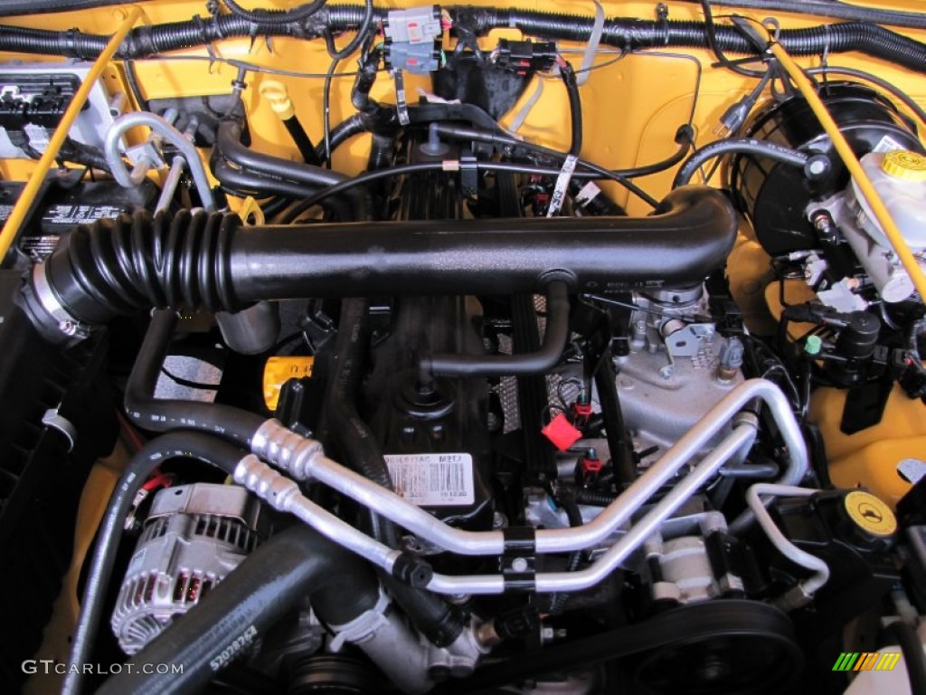 2004 Wrangler Sport 4x4 - Solar Yellow / Dark Slate Gray photo #23