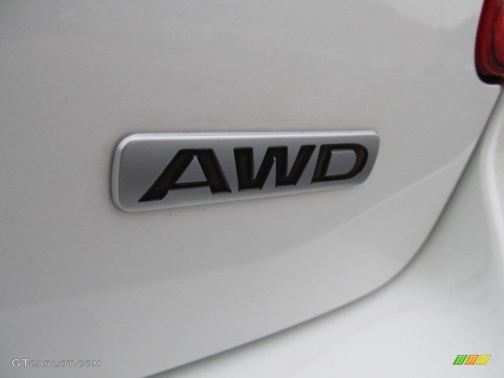 2009 SX4 Crossover Touring AWD - White Water Pearl / Black photo #5