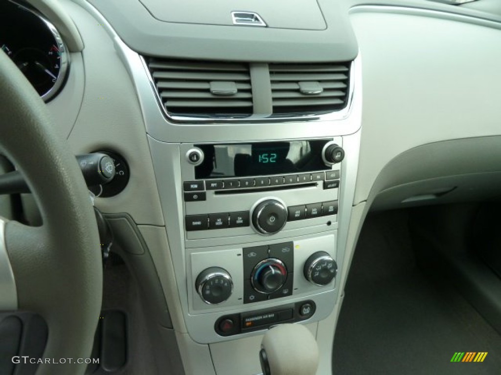 2011 Chevrolet Malibu LS Controls Photo #56708303