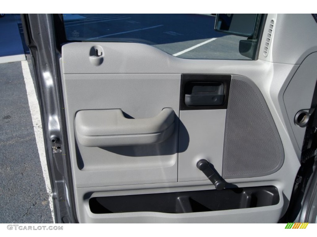 2005 F150 XL Regular Cab - Dark Shadow Grey Metallic / Medium Flint Grey photo #18