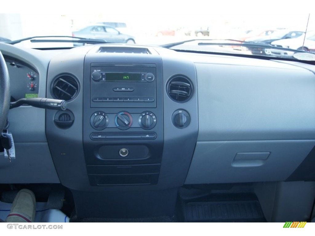 2005 F150 XL Regular Cab - Dark Shadow Grey Metallic / Medium Flint Grey photo #27