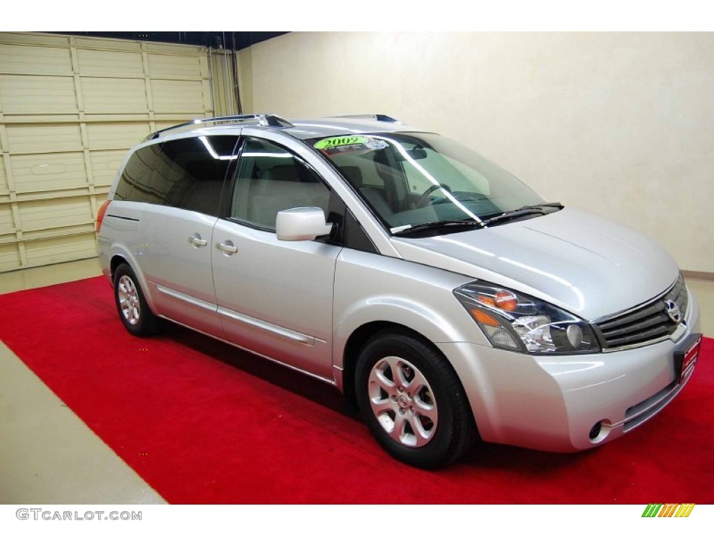 Radiant Silver Nissan Quest