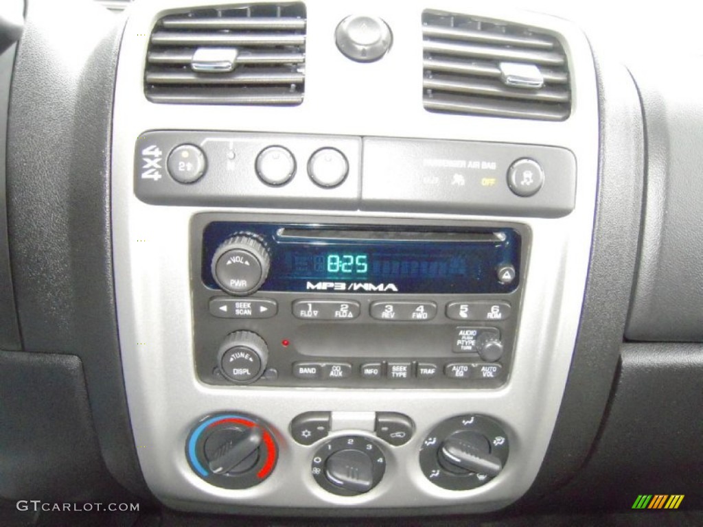 2009 Chevrolet Colorado LT Extended Cab 4x4 Controls Photo #56712026