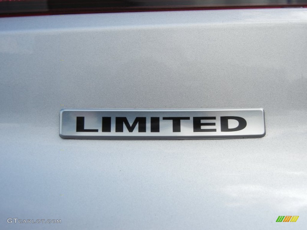2007 Chrysler Sebring Limited Sedan Marks and Logos Photos