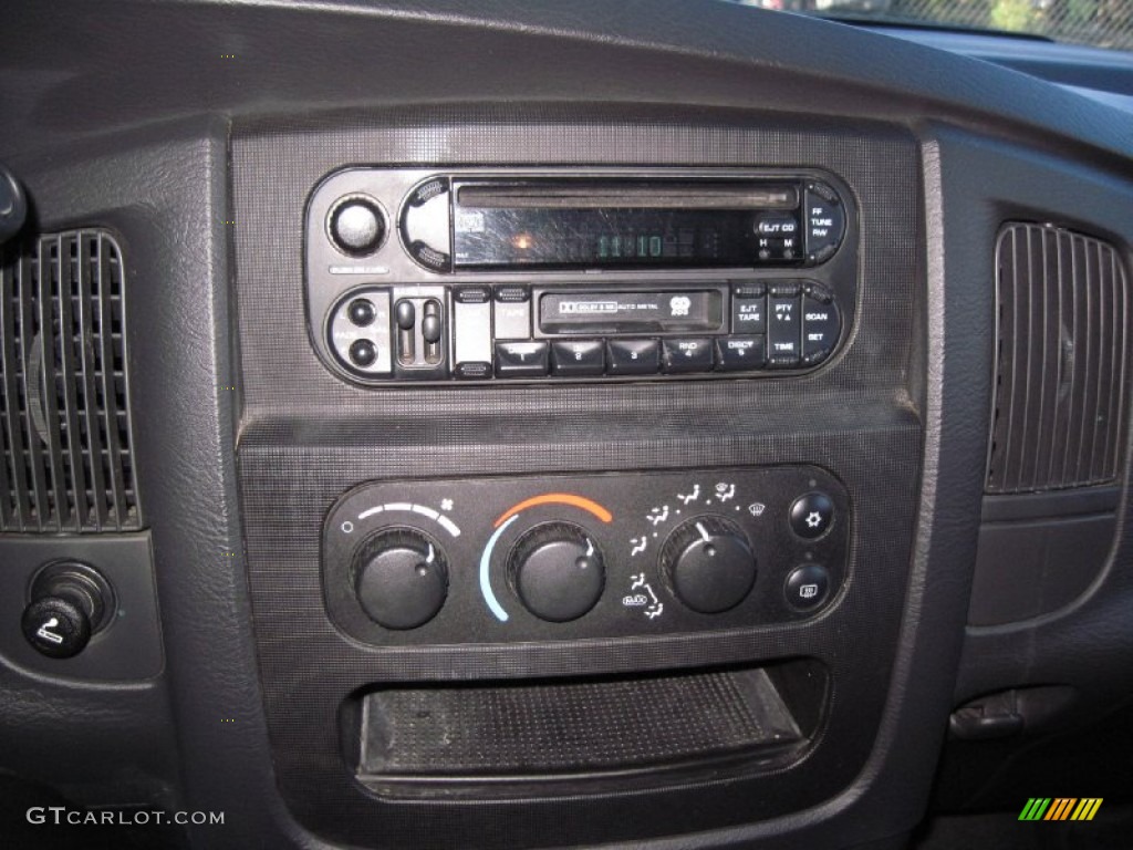 2002 Ram 1500 ST Quad Cab 4x4 - Bright Silver Metallic / Dark Slate Gray photo #21