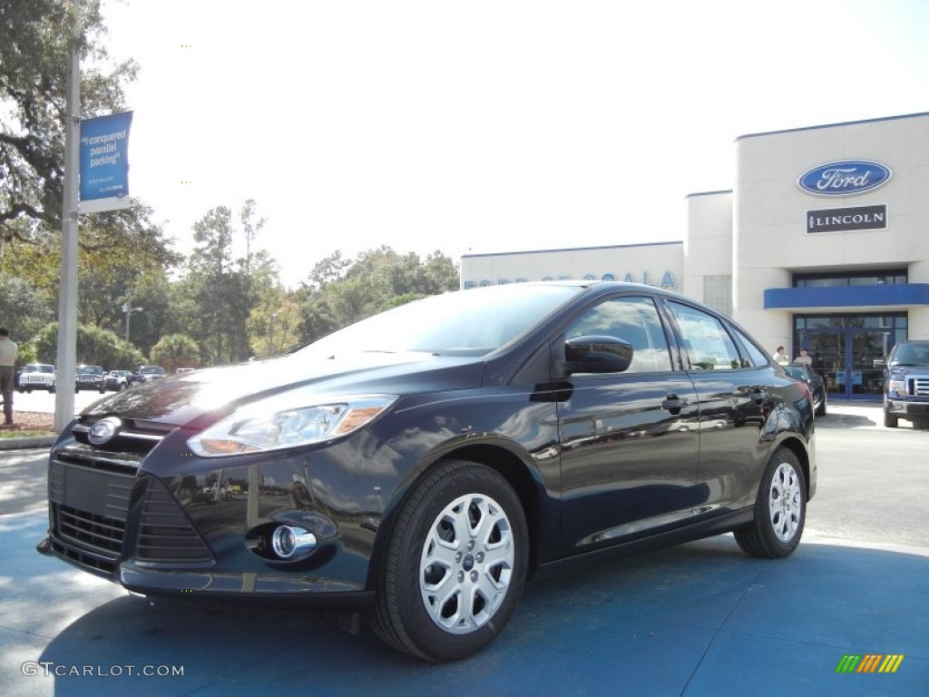 2012 Focus SE Sedan - Black / Stone photo #1