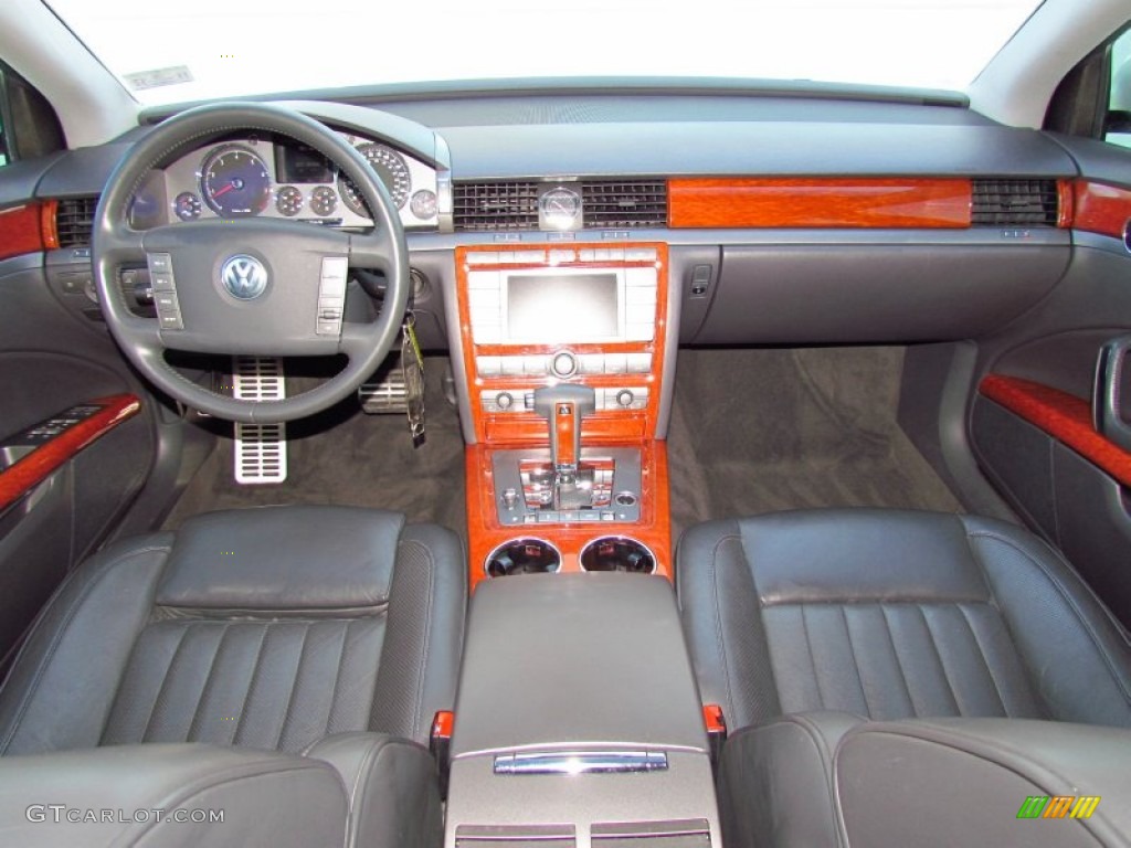 2005 Volkswagen Phaeton V8 4Motion Sedan Anthracite Dashboard Photo #56716981