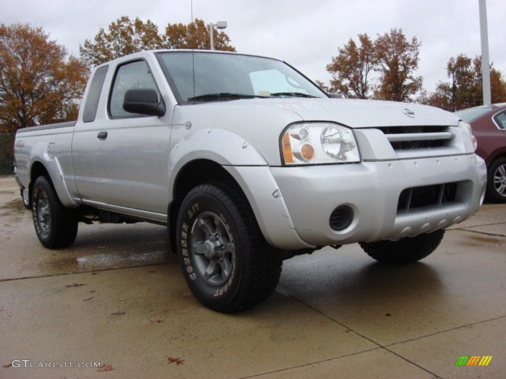 2004 Frontier XE King Cab Desert Runner - Radiant Silver Metallic / Gray photo #1